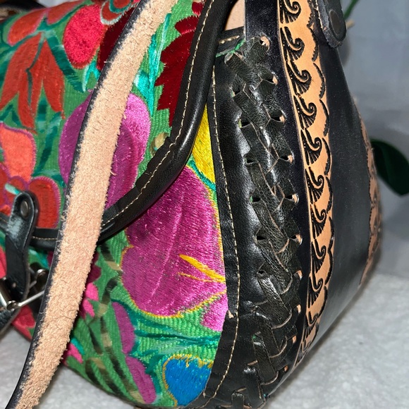 💐 Beautiful Hand Crafted Handbag 💐 - Picture 6 of 11